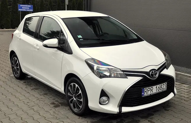 toyota yaris Toyota Yaris cena 42800 przebieg: 67000, rok produkcji 2015 z Rzeszów